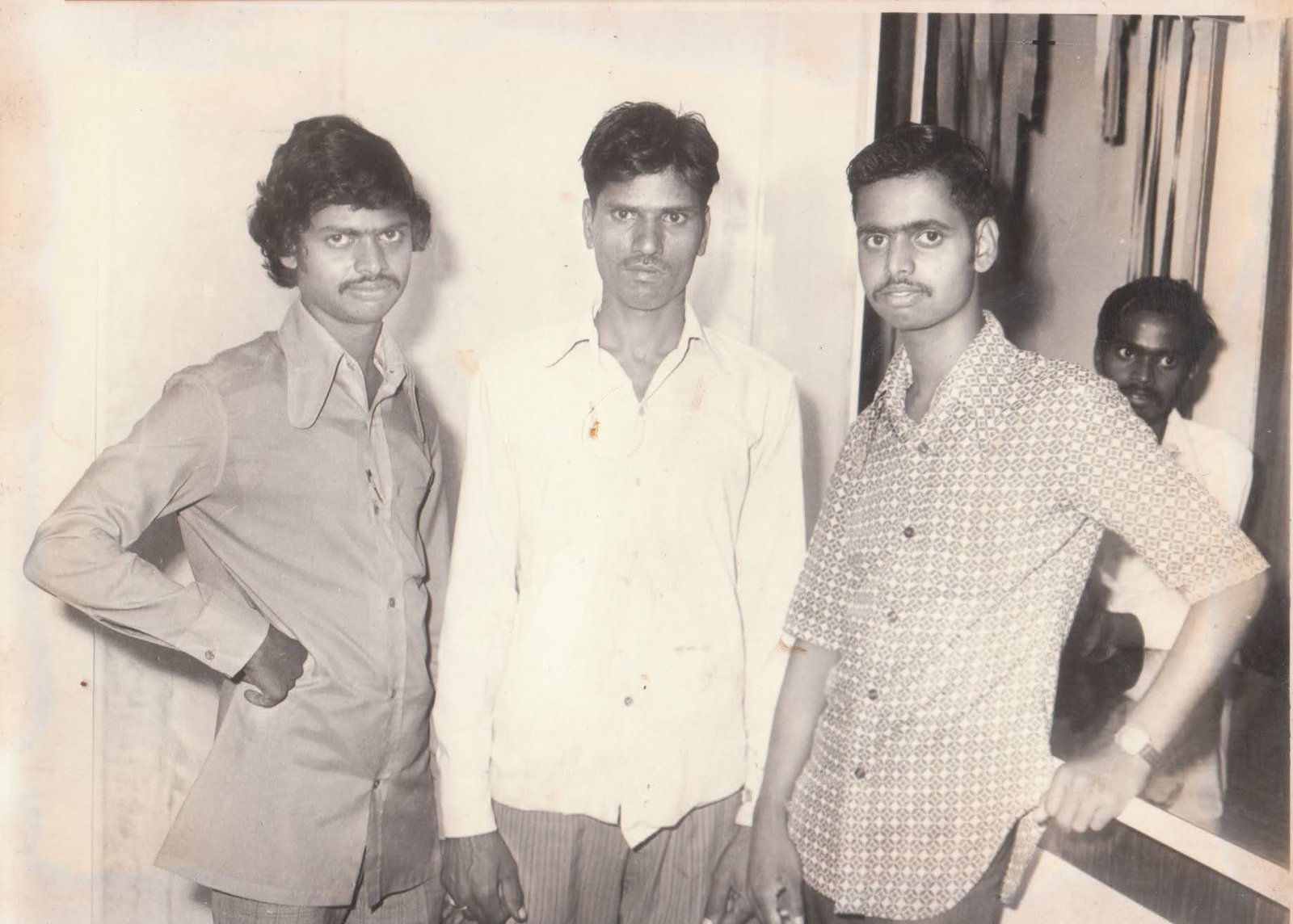 1976 - Tailoring staff, group portrait